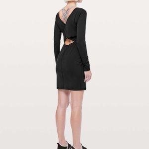*HP* Lululemon Nulu Contour Dress
